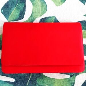 Red clutch
